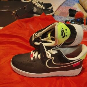 Mens Nike Air size 9.5